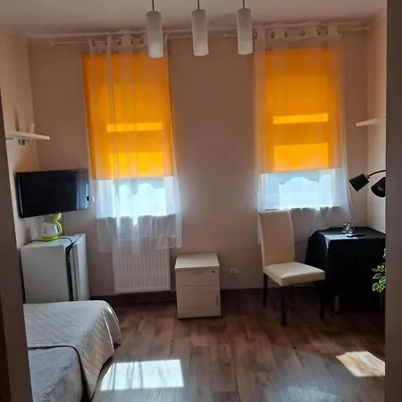 Goscinne Rozbark 호텔 *