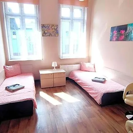 Goscinne Rozbark Otel *