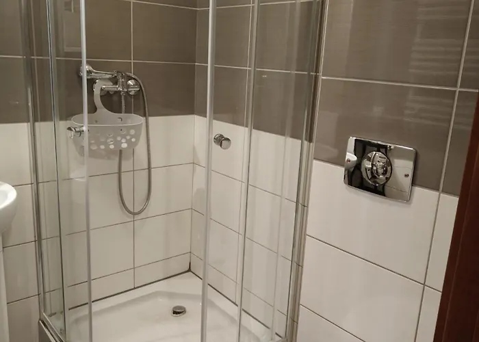 מלון Goscinne Rozbark ביטום