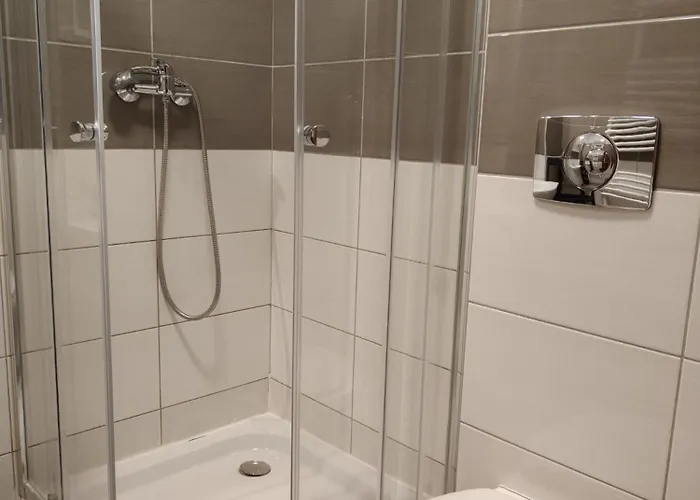 Goscinne Rozbark ביטום