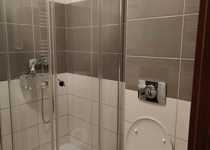 מלון Goscinne Rozbark ביטום