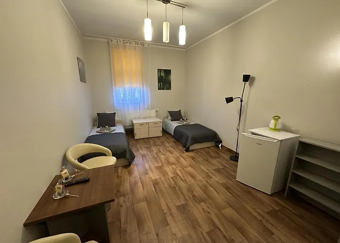 מלון Goscinne Rozbark ביטום